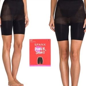 🆕SPANX Power Short Black NIB😘